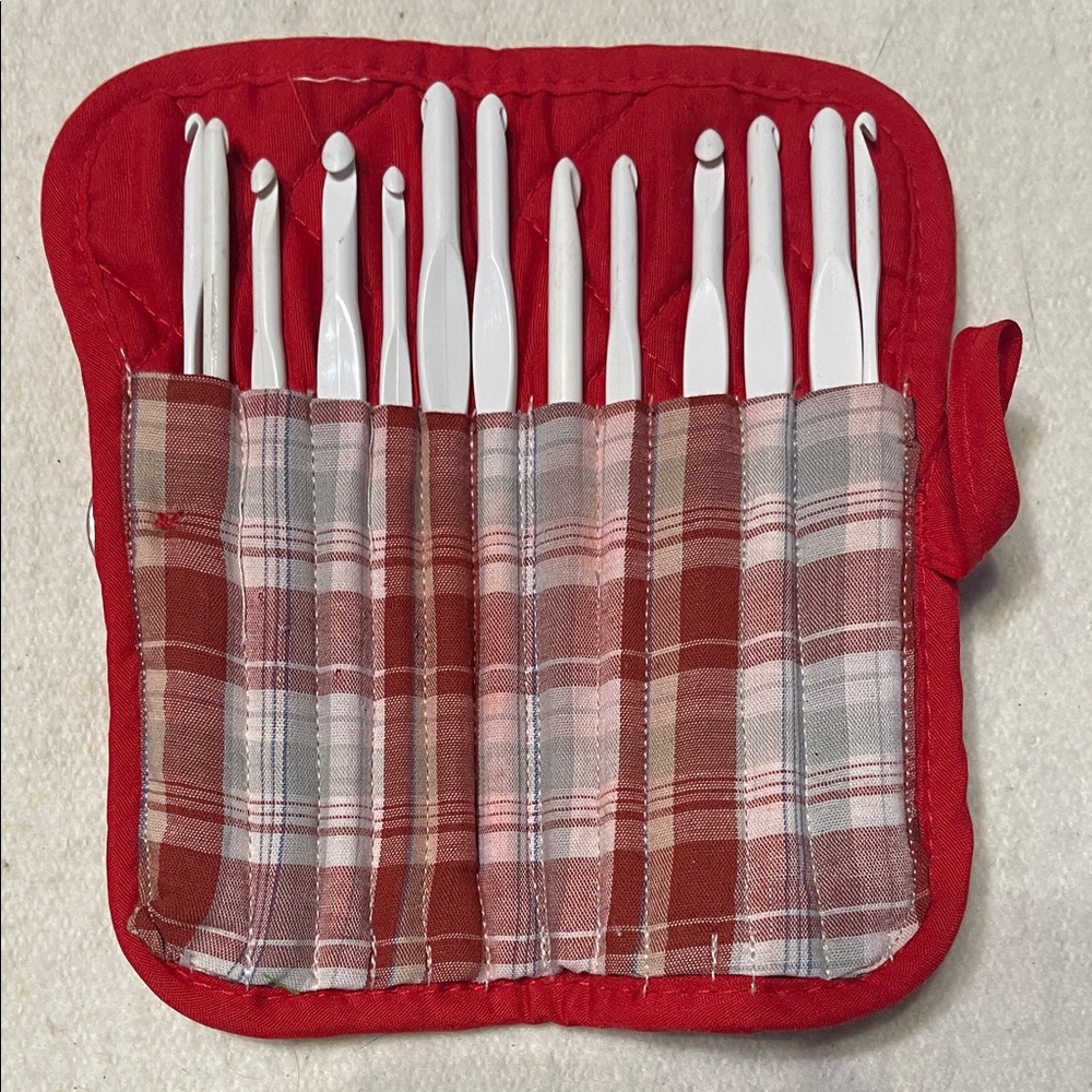 Crochet Hook set in case